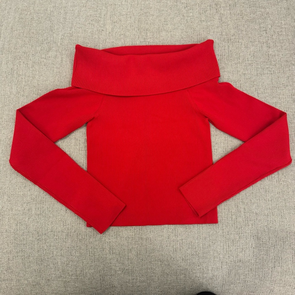 Alice + Olivia Dolan Pullover off the shoulder ribbed top / bright ruby